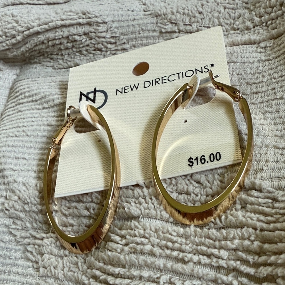 NWT New Directions Shiny Gold Oval Hoop Earrings brand new! - Picture 2 of 4